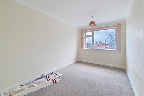 2 bedroom flat for sale, Thorn Road, Hedon, Hull