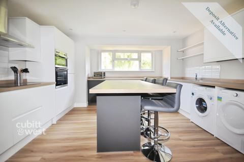 undefined, Anglesey Close, Crawley, RH11