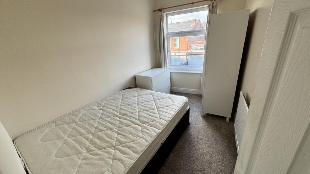 2 Smawthorne Lane, room 4