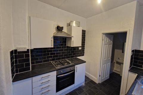 2 bedroom flat to rent, Eastbourne Avenue, Gateshead NE8