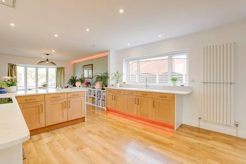 5 bedroom detached house for sale, The Saucers, Nottingham NG13
