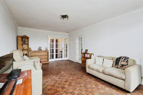 1 bedroom flat for sale, Eastbourne BN21