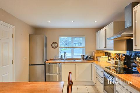 3 bedroom terraced house to rent, Wiltshire Crescent, The Wiltshire Leisure Village, SN4