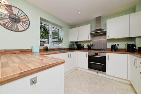 4 bedroom detached house for sale, Cherry Avenue, Hessle, HU13