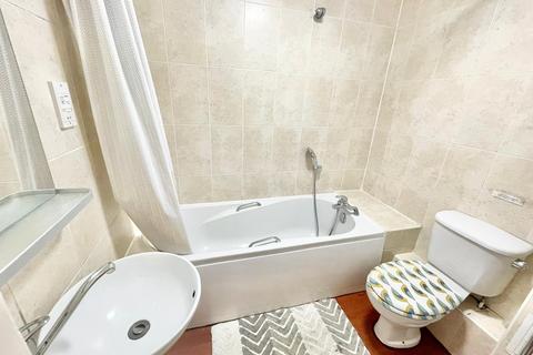 1 bedroom in a flat share to rent, Edward Street, Birmingham B1