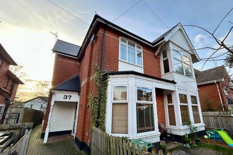 2 bedroom ground floor flat to rent, LOVELY GROUND FLOOR TWO BEDROOM FLAT WITH ALLOCATED PARKING - AVAILABLE NOW
