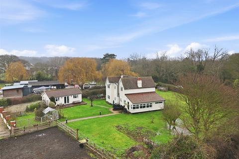 4 bedroom detached house for sale, Lincoln Road, Rochford, Essex, SS4