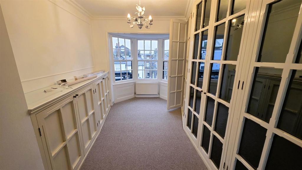 Walk in wardrobe