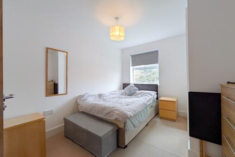 2 bedroom flat to rent, Hayes Grove, London, SE22