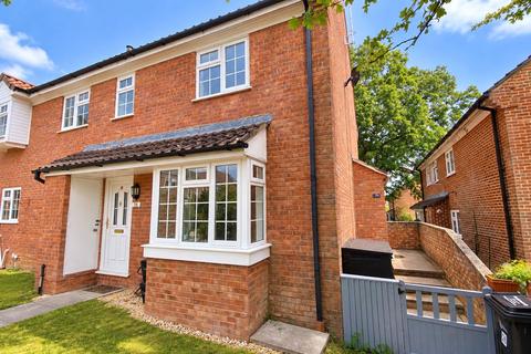 2 bedroom end of terrace house for sale, Bedfordshire Way, Wokingham, Berkshire