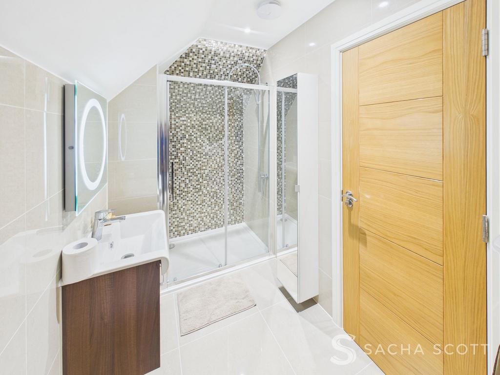 2nd Floor Bathroom