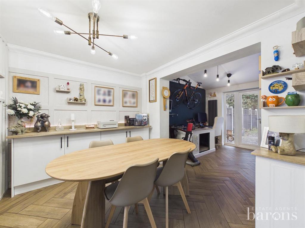 CAM05500 G0-PR0137-STILL005.jpg