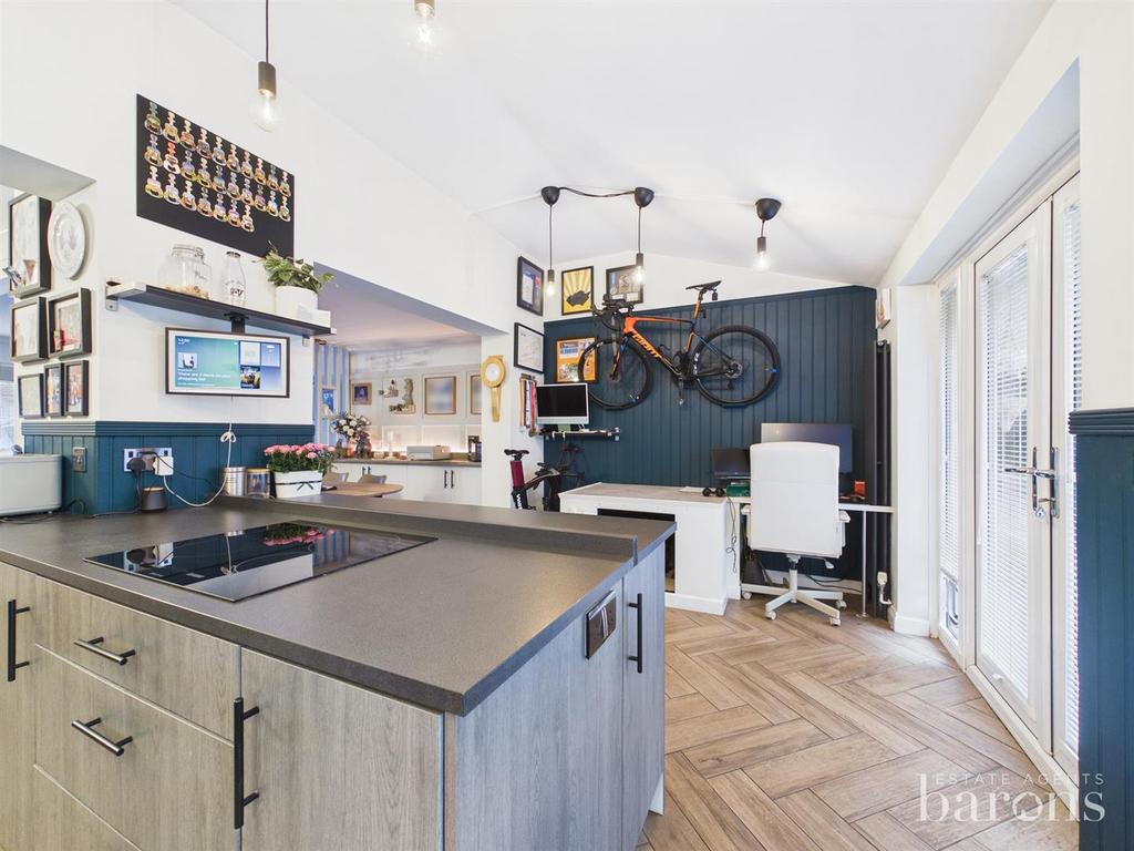 CAM05500 G0-PR0137-STILL003.jpg