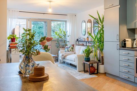 1 bedroom property for sale, Falcon Road, Battersea, London, SW11