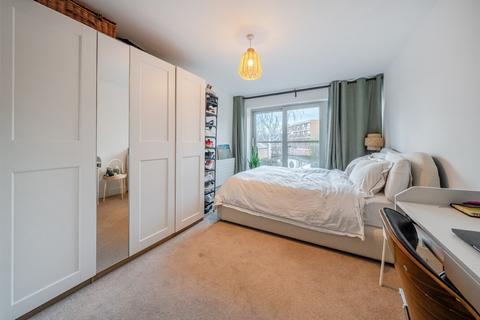 1 bedroom property for sale, Falcon Road, Battersea, London, SW11
