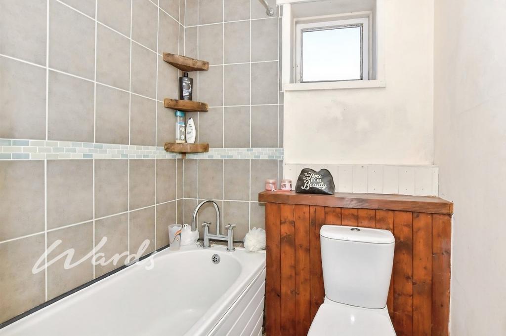 569e3fc8-Bathroom