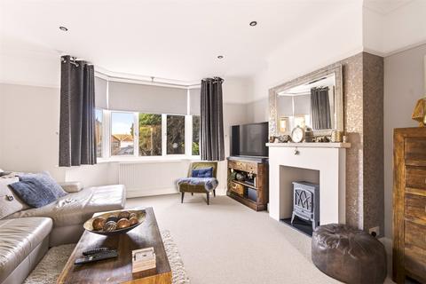 4 bedroom semi-detached house for sale, Loxwood Avenue, Tarring, Worthing, West Sussex, BN14