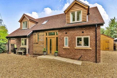 3 bedroom detached house to rent, Soke Road Silchester RG7