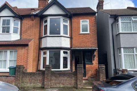 3 bedroom terraced house to rent, Judge Street, Watford, WD24