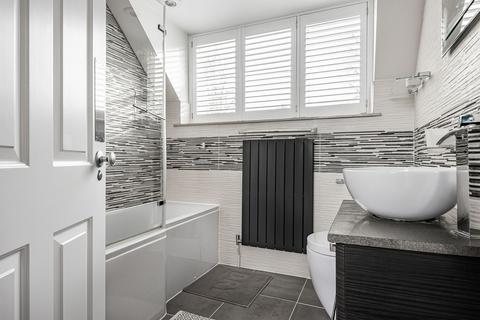 5 bedroom detached house for sale, Ray Park Road, Maidenhead, SL6