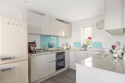 4 bedroom semi-detached house for sale, Osprey Road, Weymouth