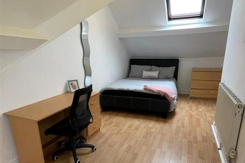 5 bedroom terraced house to rent, Richmond Road, Cardiff