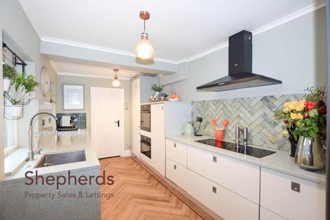 3 bedroom terraced house for sale, York Road, Waltham Cross EN8