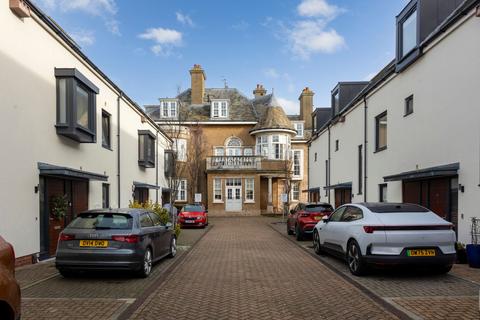 2 bedroom end of terrace house for sale, Bristol Gardens, Brighton, BN2