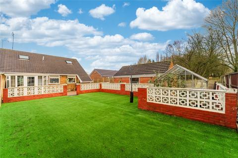 3 bedroom bungalow for sale, Crawley Avenue, South Kirkby, Pontefract, West Yorkshire, WF9