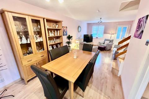 undefined, Petersham Close, Newport Pagnell