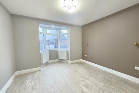 2 bedroom flat to rent, Wenlock Road, Edgware HA8