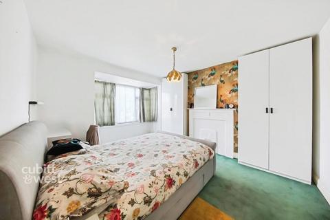 3 bedroom terraced house to rent, Davidson Road Croydon CR0