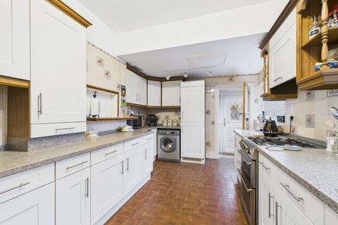 4 bedroom semi-detached house for sale, North Road, Hull,  HU4 6BZ
