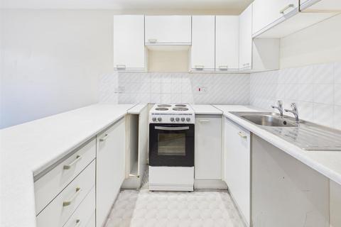 1 bedroom flat for sale, Lysons Avenue, Gloucester