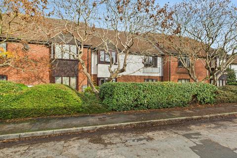 1 bedroom flat for sale, Lysons Avenue, Gloucester