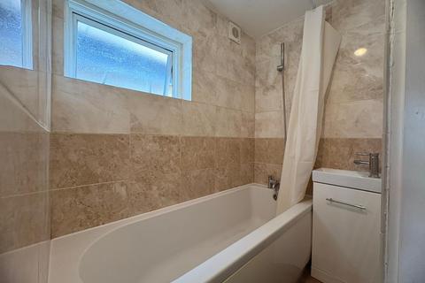 4 bedroom house to rent, Vespan Road, London W12