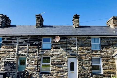 undefined, 2 Tai Newyddion, Ynys