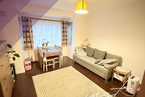 2 bedroom maisonette for sale, Chestnut Close, West Drayton, UB7 0JT