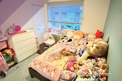 2 bedroom maisonette for sale, Chestnut Close, West Drayton, UB7 0JT