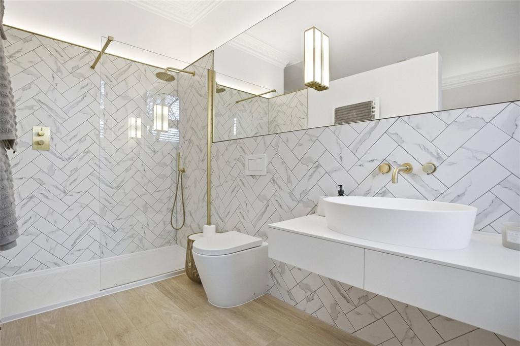 Primary En Suite