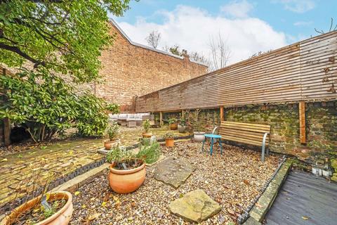 3 bedroom flat for sale, Offord Road, London N1