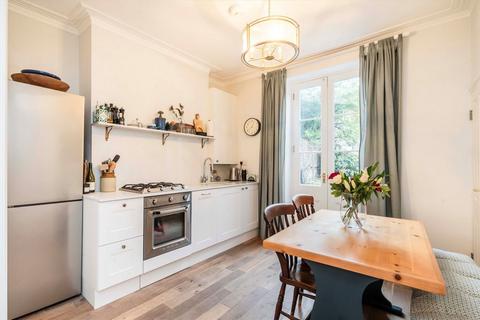 3 bedroom flat for sale, Offord Road, London N1