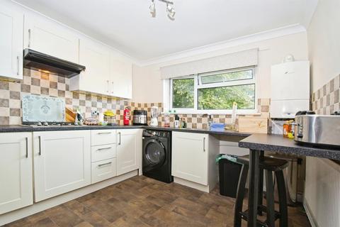 undefined, Heol Isaf, Radyr, Cardiff