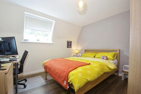undefined, Heol Isaf, Radyr, Cardiff
