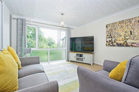 undefined, Heol Isaf, Radyr, Cardiff