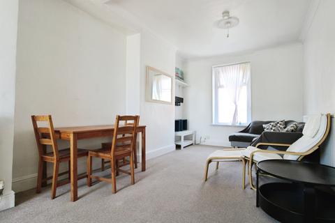 2 bedroom house for sale, Meteor Street, Cardiff