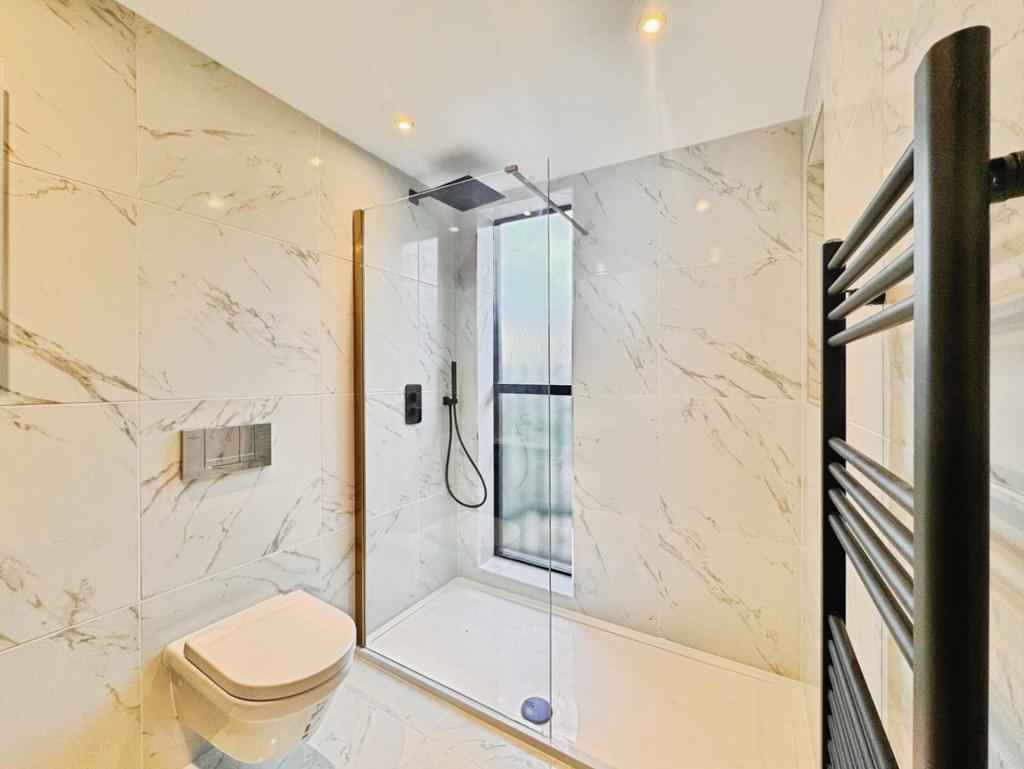 Pbox-bathroom-427401.jpg