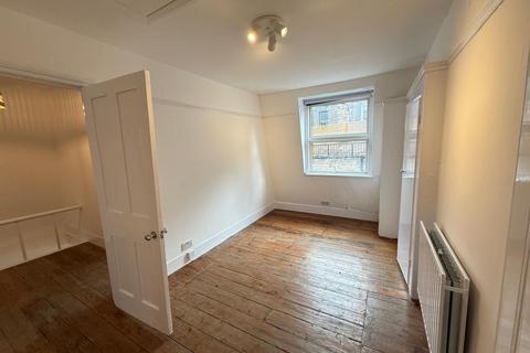 2 bedroom flat to rent, London SW5