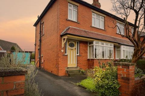 3 bedroom semi-detached house for sale, Lincoln Avenue, West Yorkshire WF15