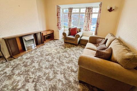 3 bedroom semi-detached house for sale, Lincoln Avenue, West Yorkshire WF15